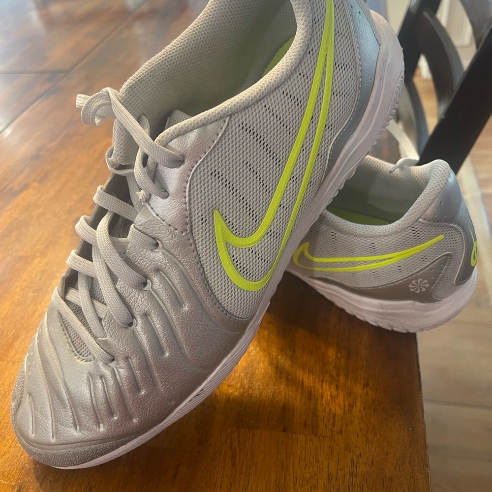 Nike Tiempo Legend 10- Academy IC  Soccer Shoes. 10.5